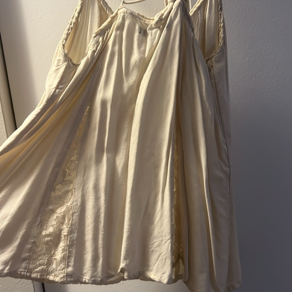 American eagle cream tank with lace - Picture 3 of 4